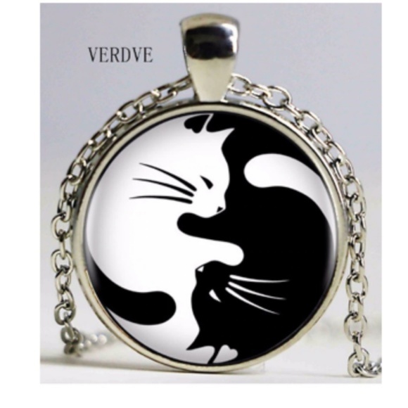 NEW Yin Yang two cat silver plated necklace - Picture 2 of 7